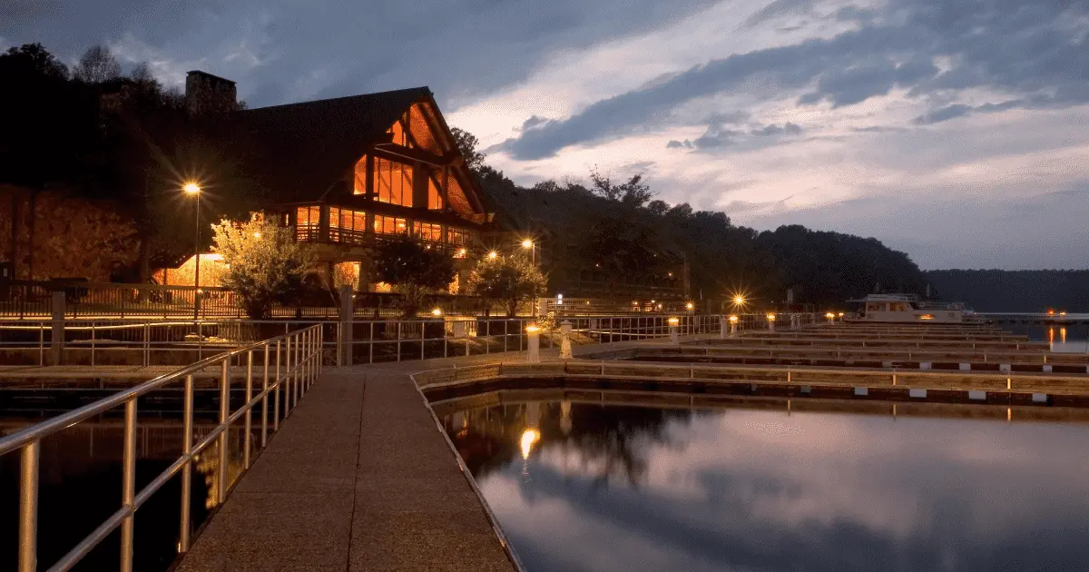 Joe-Wheeler-State-Park-Lodge-Night