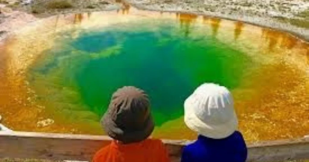 Family-Enjoying-YellowStone