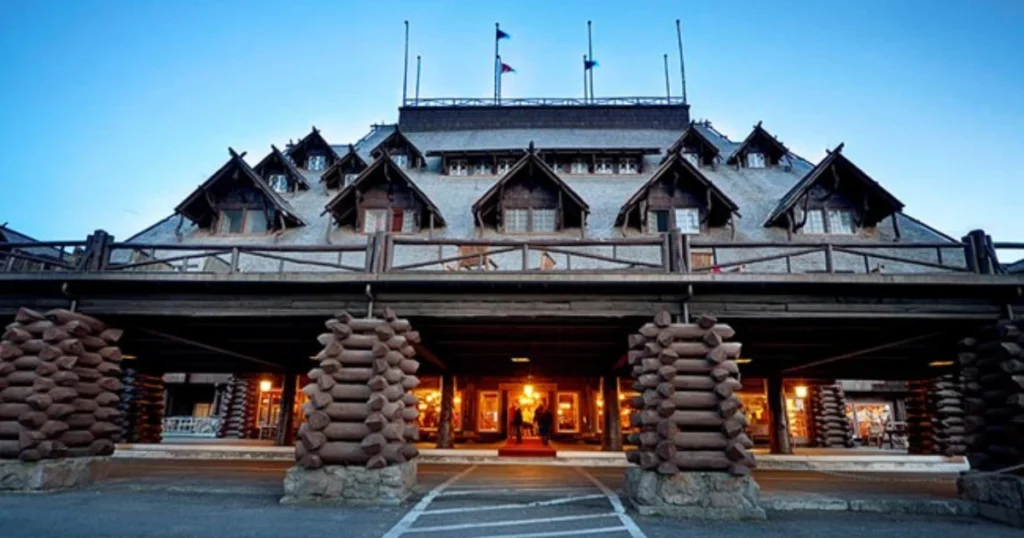 The-Old-Faithful-Inn-Yellowstone-National-Park