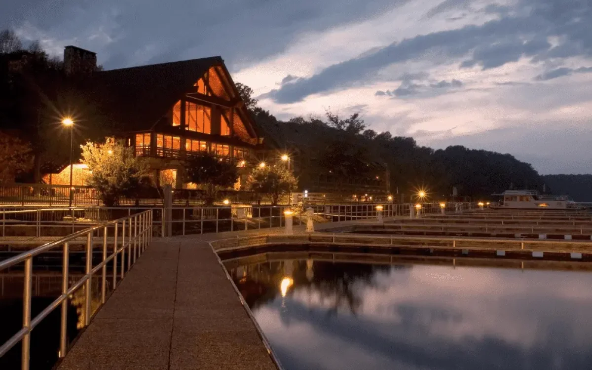 Joe-Wheeler-State-Park-Lodge-Night