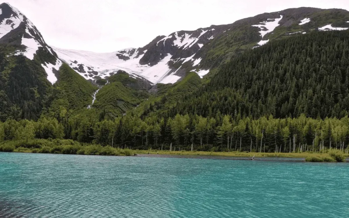 Trail-of-Blue-Ice